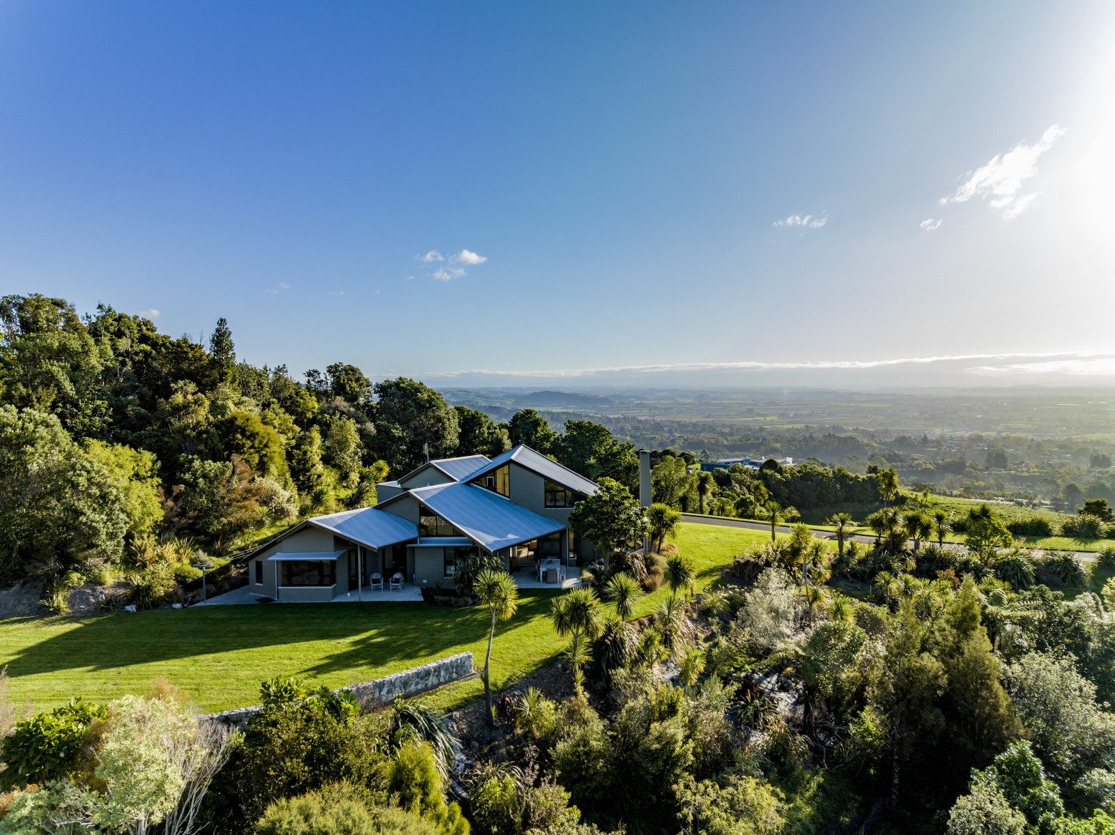 Breathtaking Views of the Bay, the Peak and Beyond — slide 1