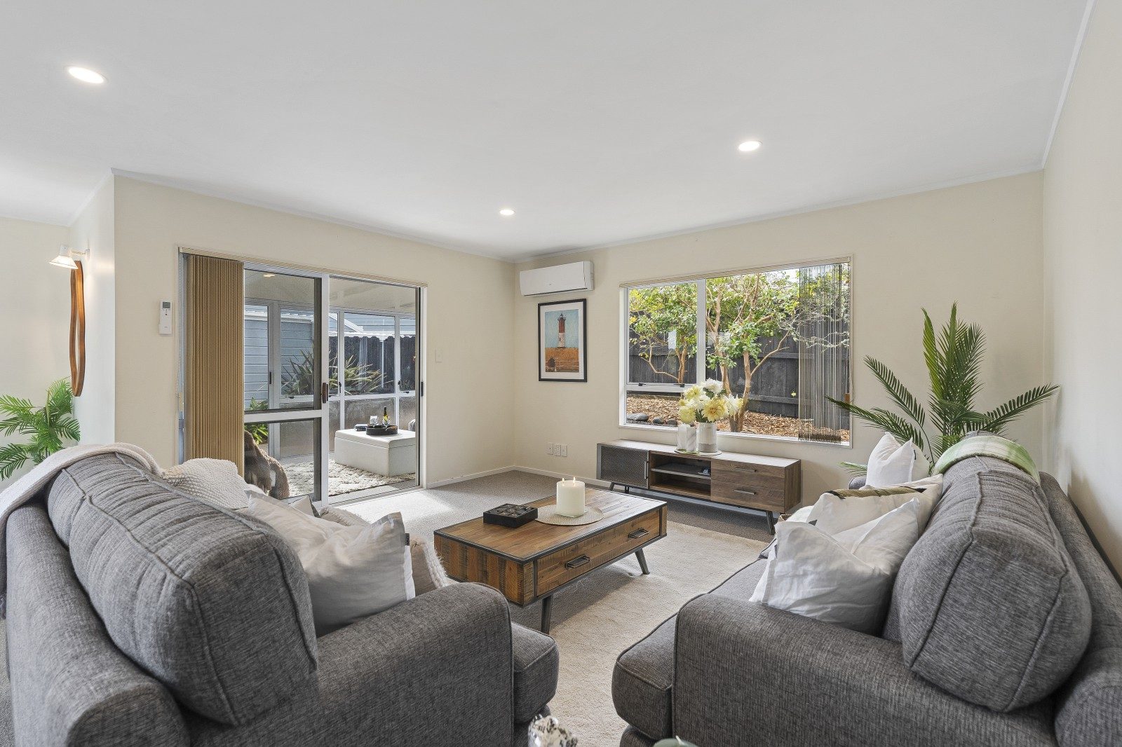 Single level bliss - surprisingly spacious — slide 2