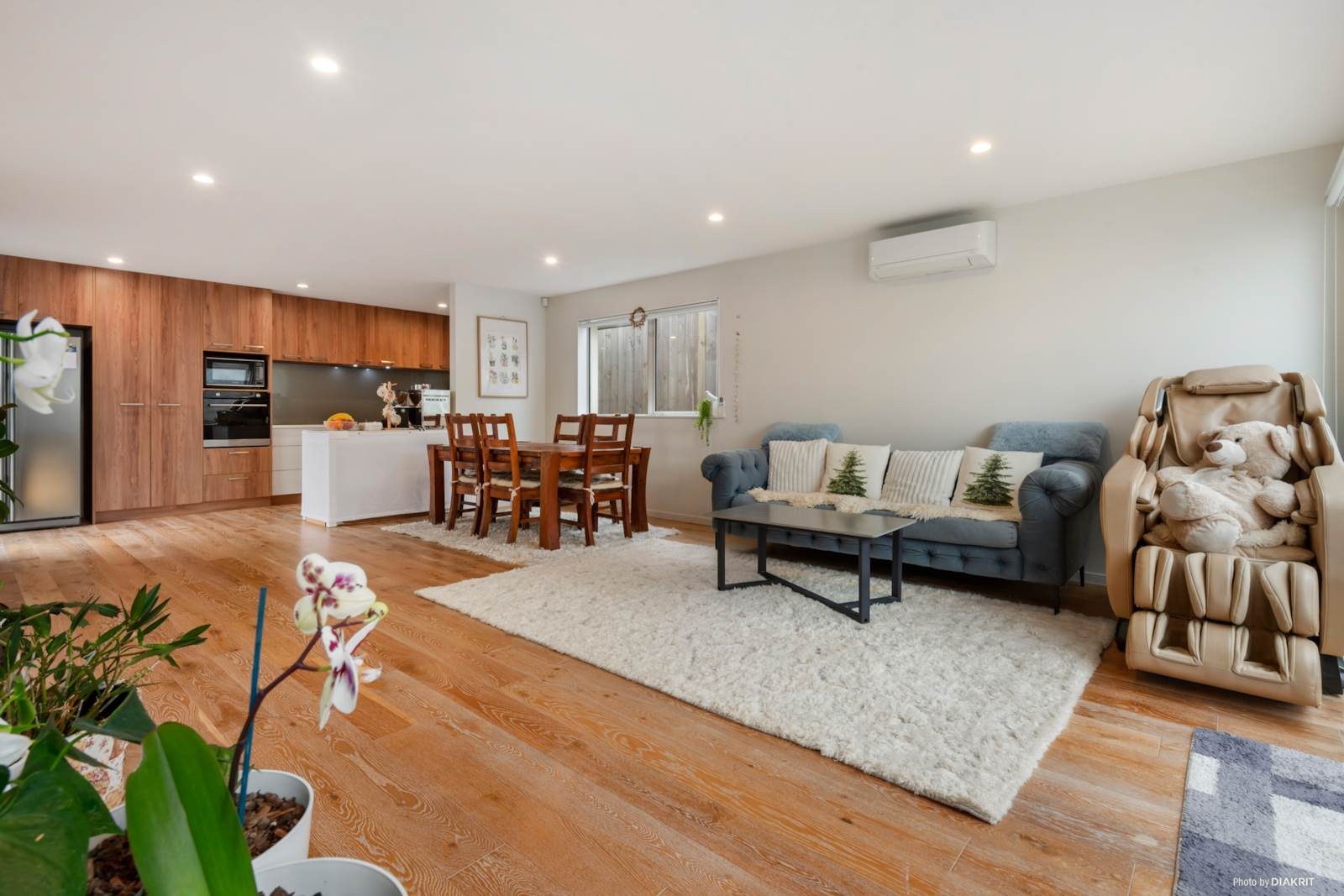 Ultimate Family Living in Te Atatu South — slide 2