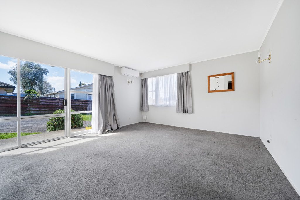 Could this be the cheapest 2 beddie + Garage? — slide 2