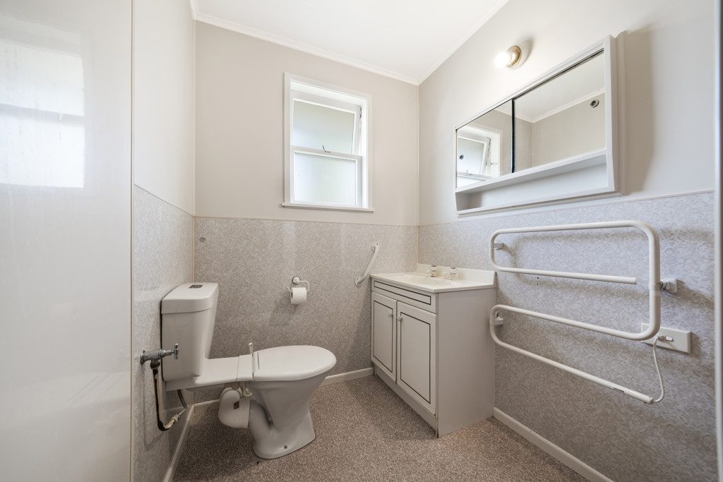 Could this be the cheapest 2 beddie + Garage? — slide 13