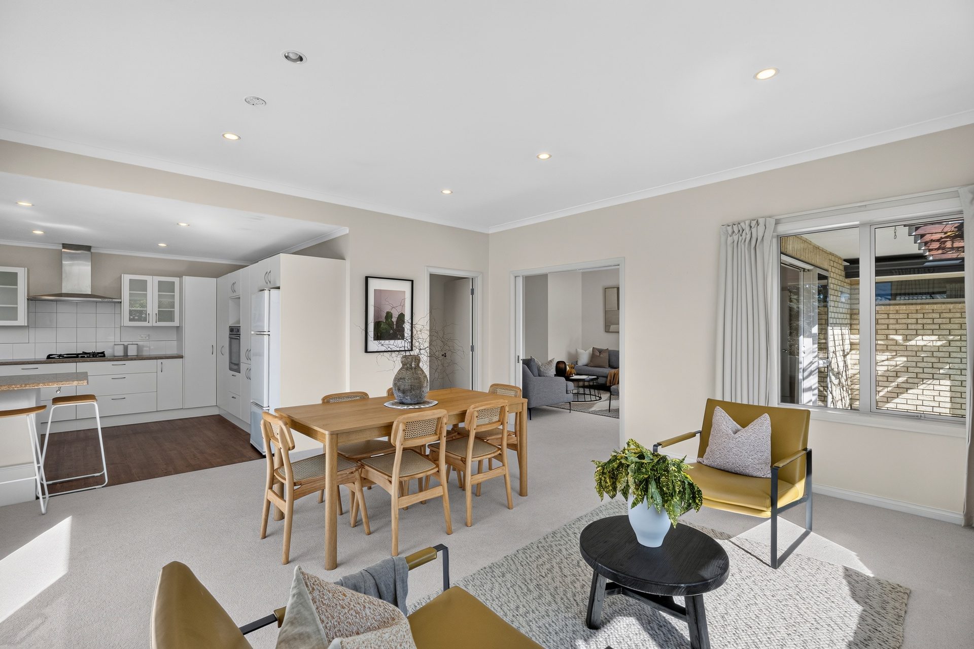 Private Family Haven on 953m2 section — slide 2
