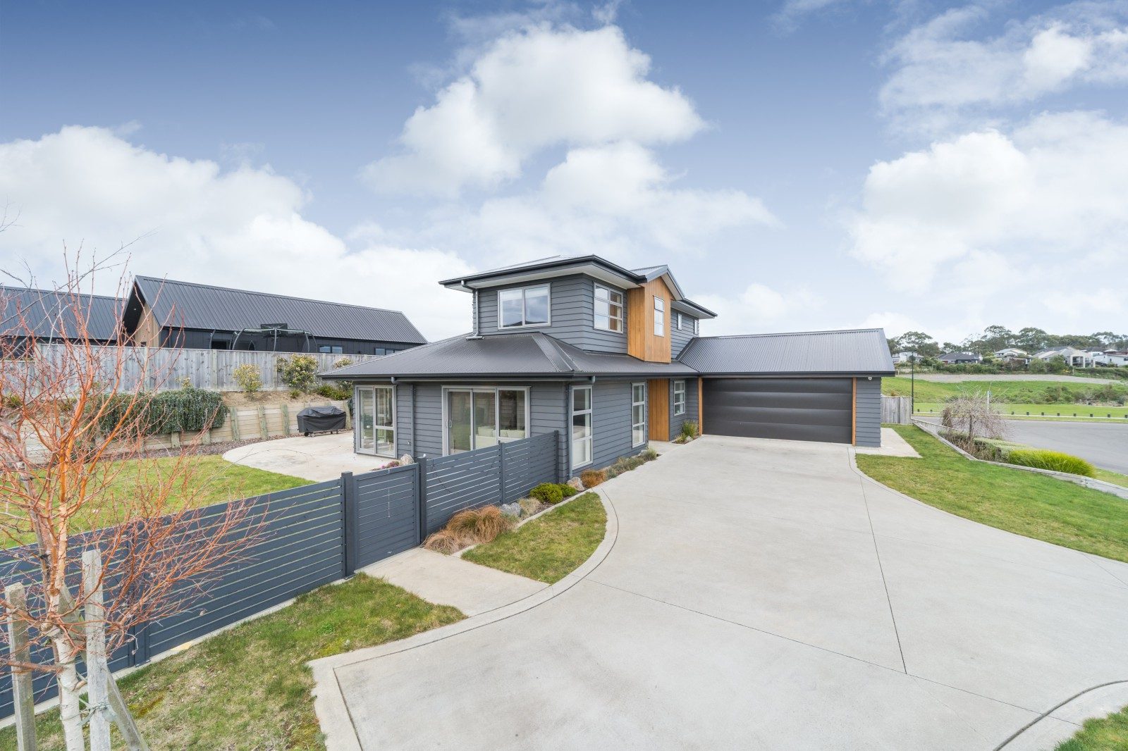 Easy family living in a great location — slide 38
