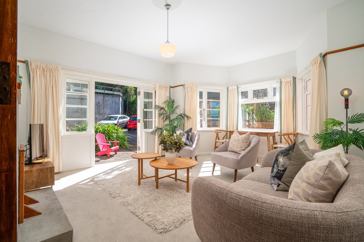 EASY LIVING IN THORNDON! | BEO $625,000 — slide 1