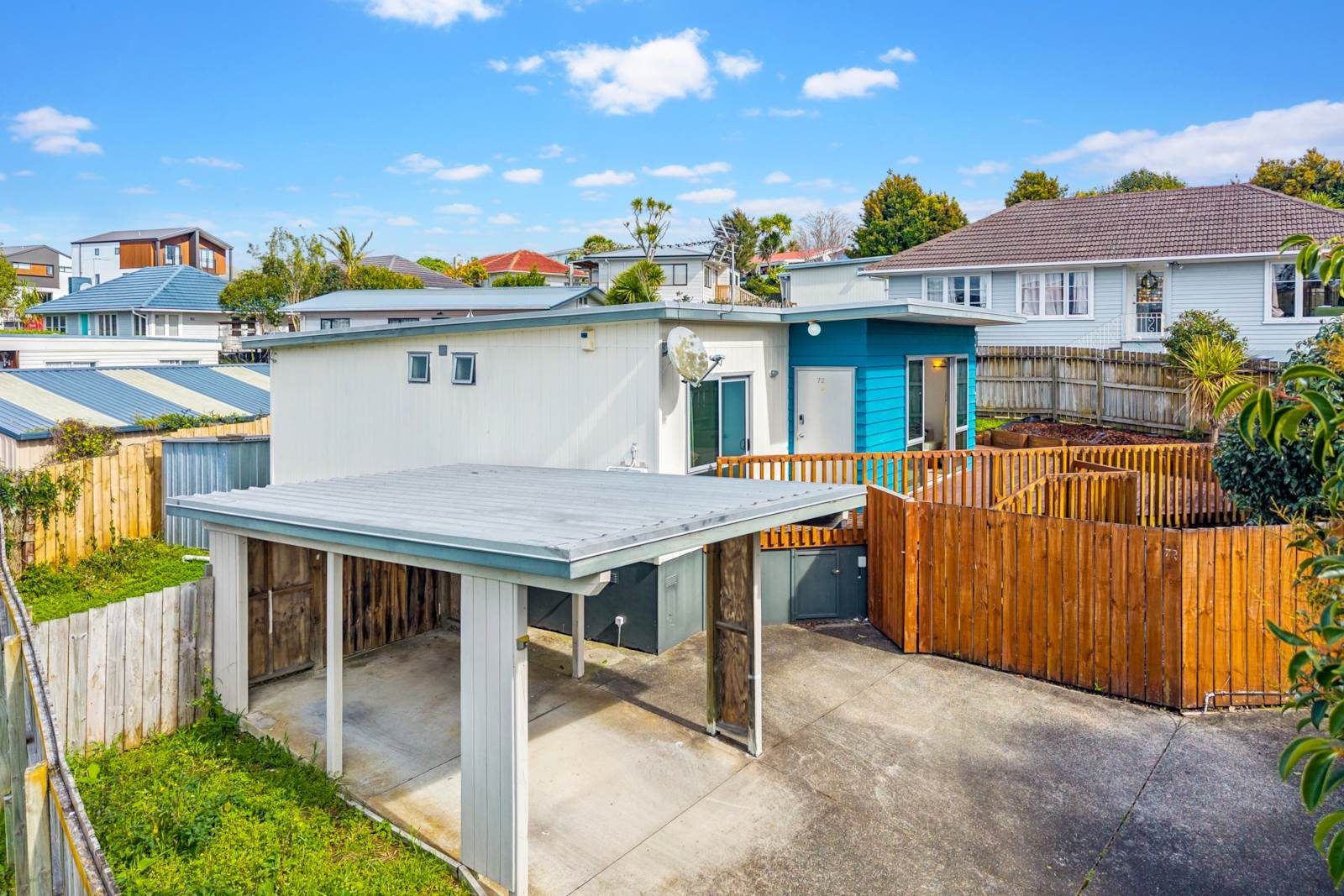 Sun-Filled Freehold Living in Te Atatu Peninsula — slide 1