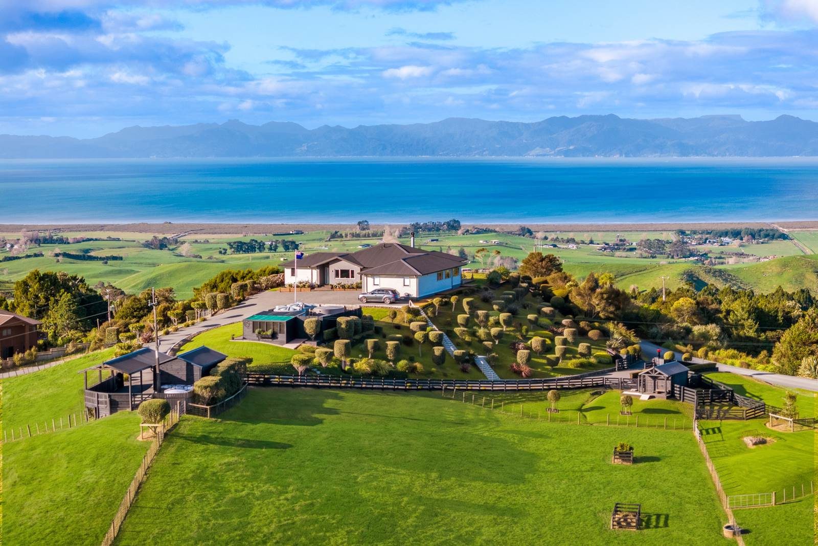 "Godwits View" Your Peaceful Coastal Escape — slide 1
