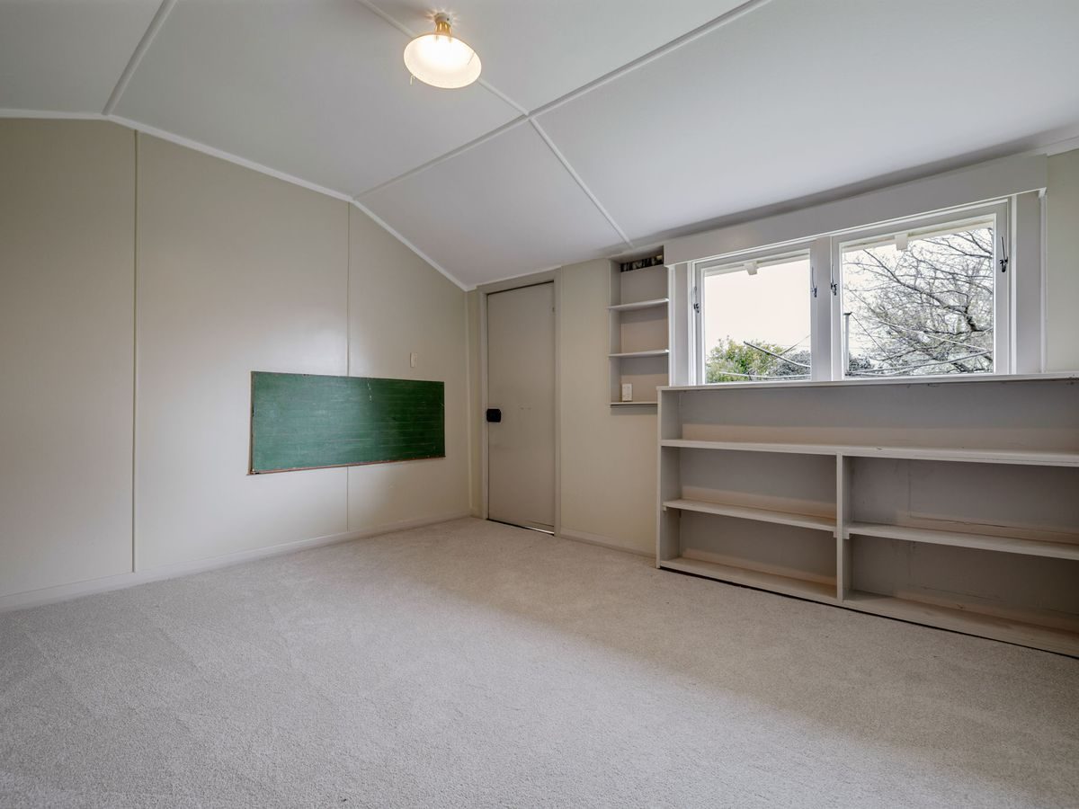 Modern comfort mixed with classic character — slide 37