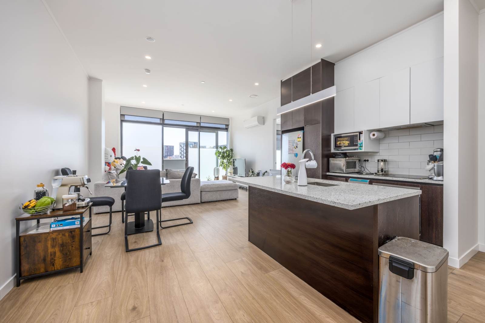Super bargain 3 Bed in Sugartree with 2 Carparks — slide 1