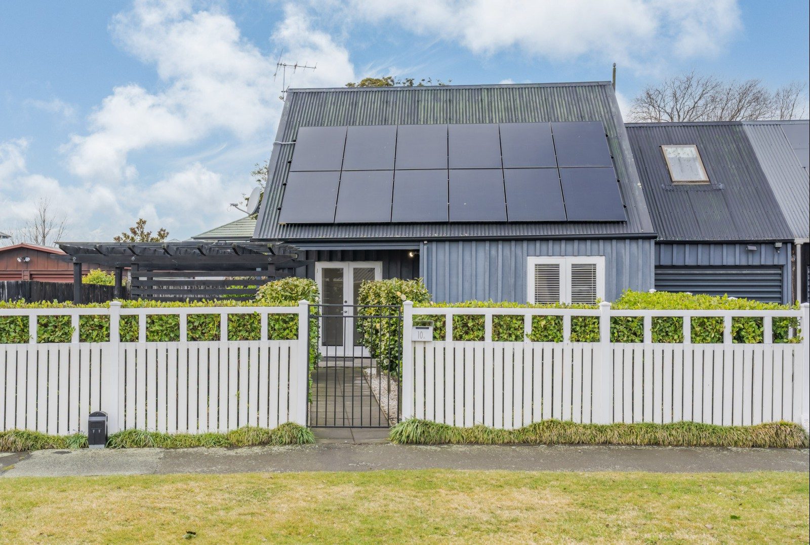 A stunning home with plenty of possibilities — slide 1