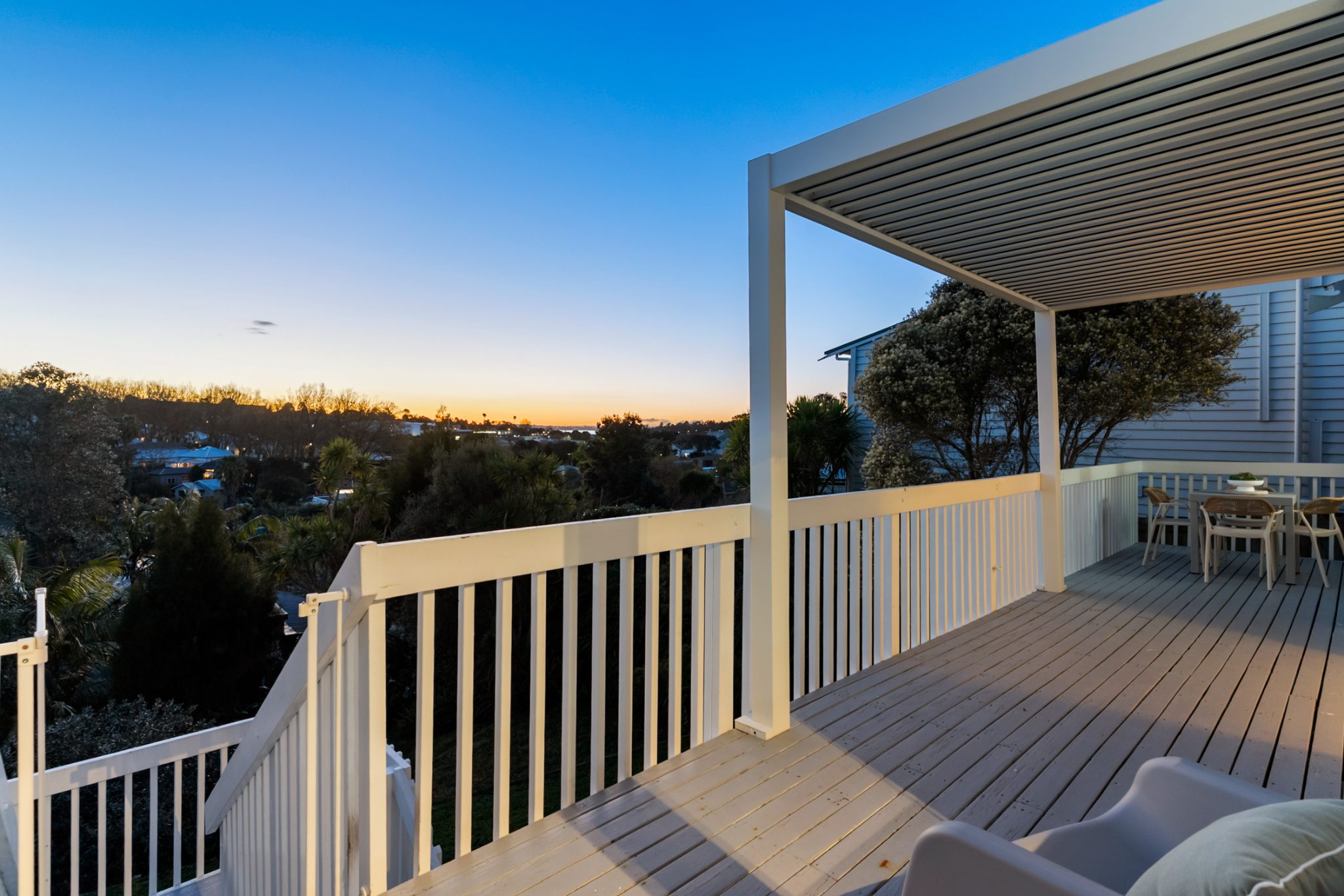 Sunny Freehold Bungalow — slide 2