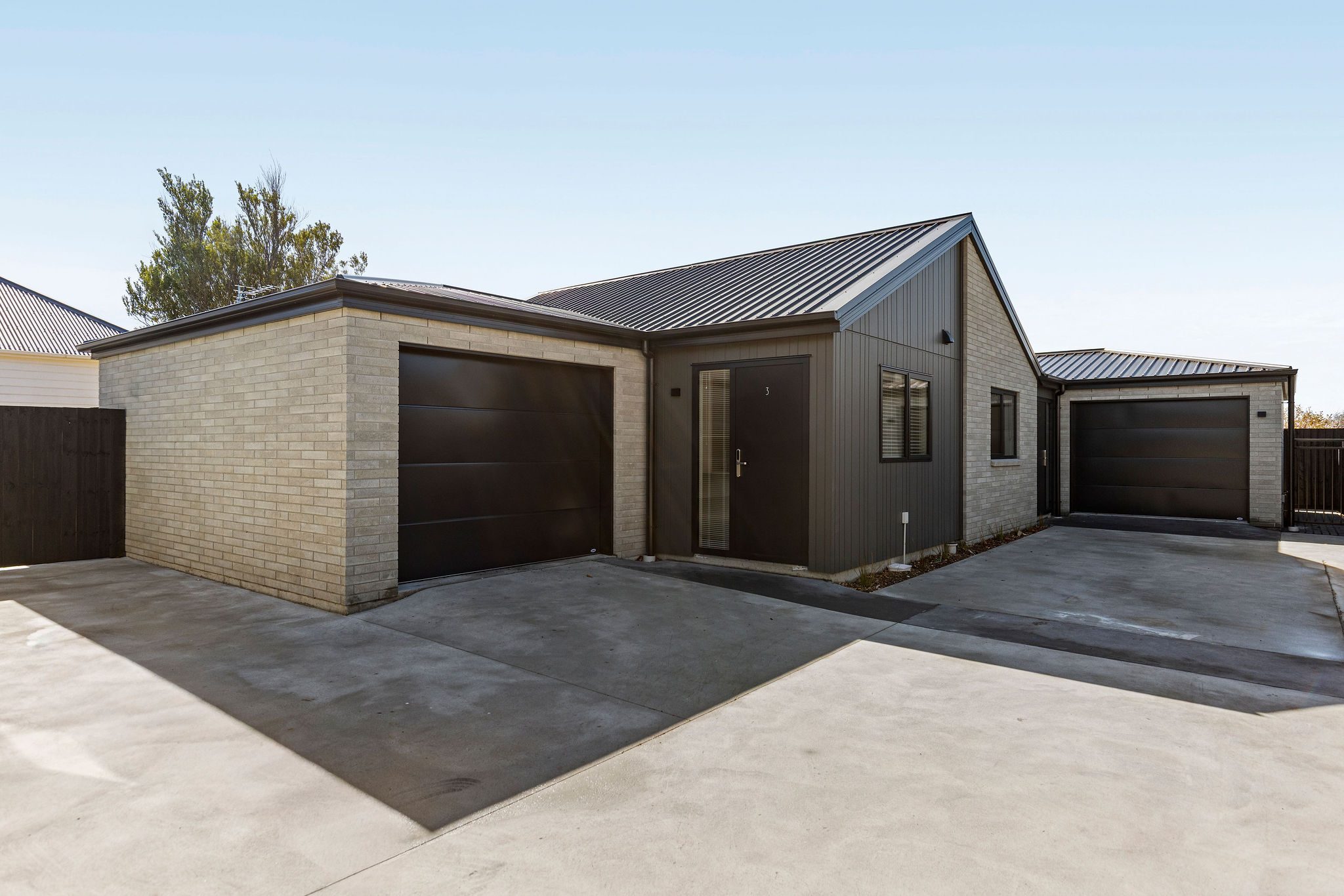 Freehold, Garaging or Carpark! Take your Pick! — slide 16