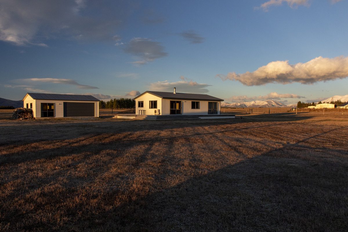 Where Lifestyle Meets Opportunity - A Rare Twizel — slide 1