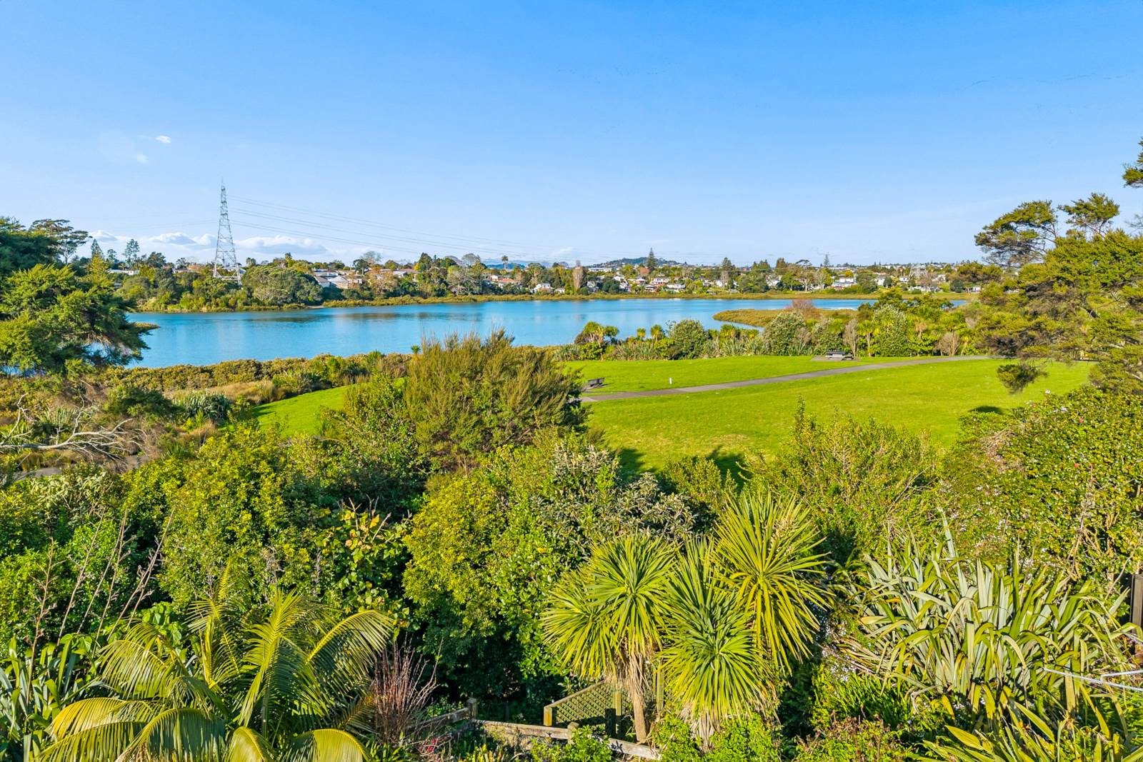 RIVER VIEWS, BIG LAND & ROOM TO GROW — slide 2