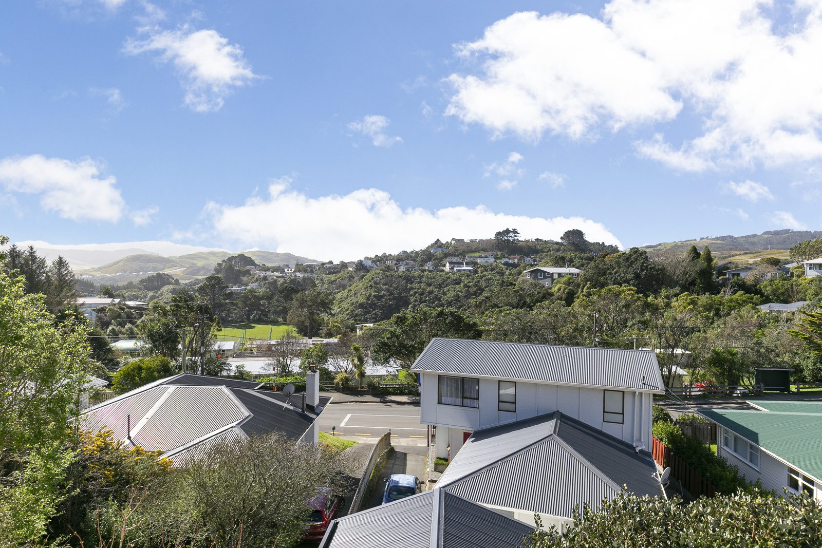 Ideal for first home & fantastic location — slide 16
