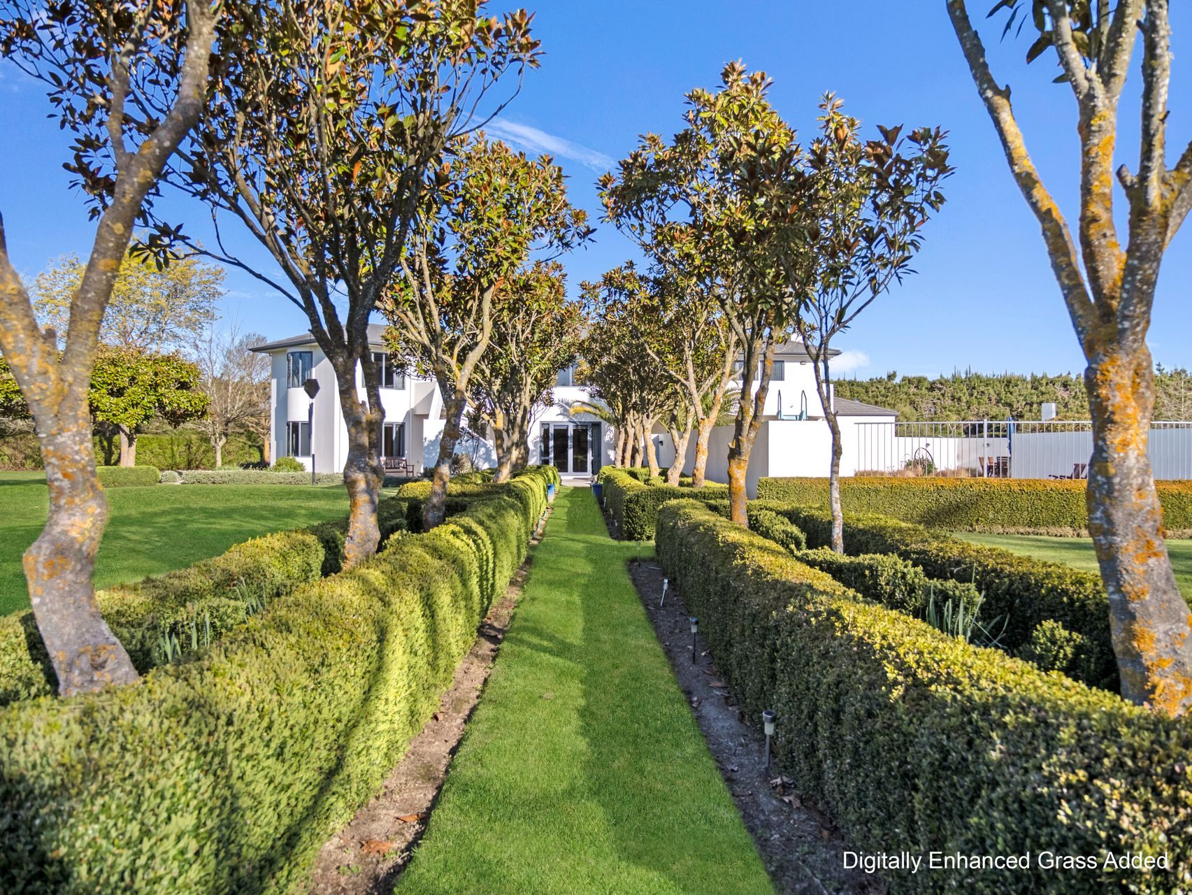 Grand Estate. Space, Gardens & Views — slide 39