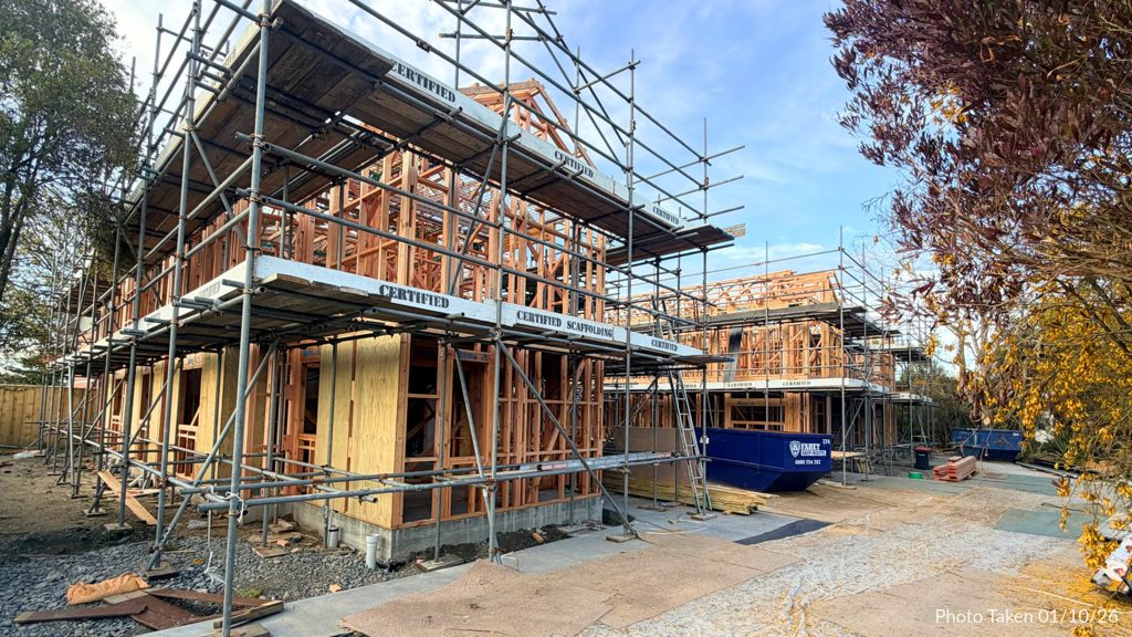 Modern Elegance in St Albans — slide 2