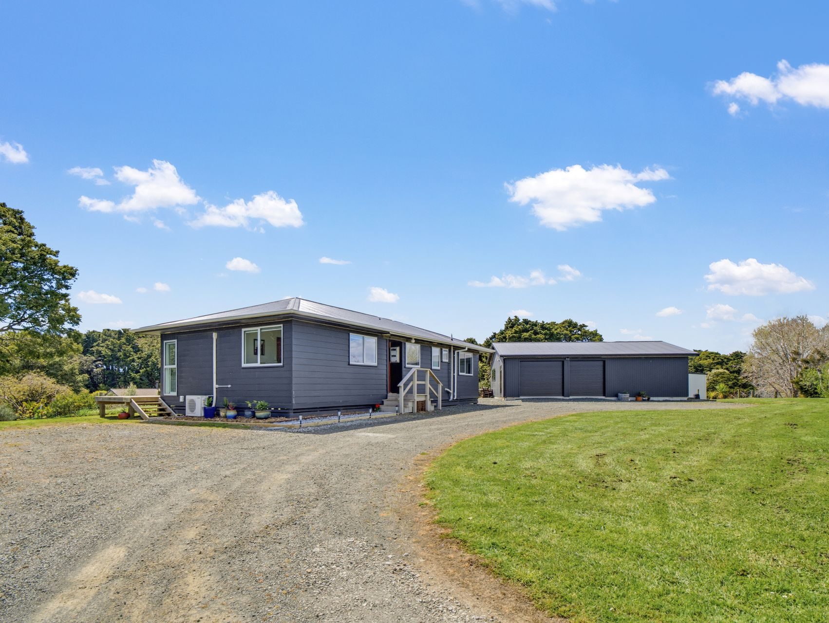 New Roof, Near-New Shed with Sleepout — slide 1