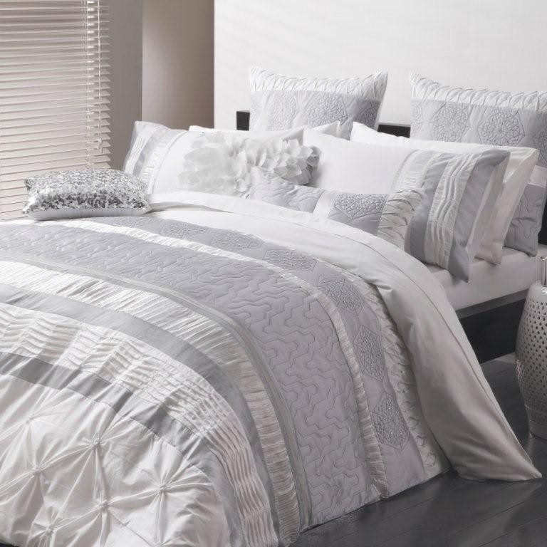 Sara Silver Queen Bed Quilt Cover Set By Logan Mason Trade Me