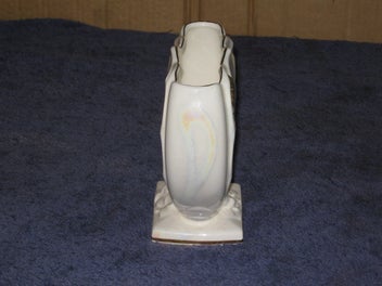 Listing 9 of 18 for Titian Vase T103 Titian Lustre Vase With Rose picture - beautiful & retro