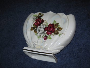 Listing 13 of 18 for Titian Vase T103 Titian Lustre Vase With Rose picture - beautiful & retro