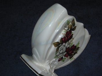 Listing 18 of 18 for Titian Vase T103 Titian Lustre Vase With Rose picture - beautiful & retro