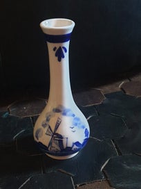 Listing 1 of 4 for Lovely Little DELFT Vase
