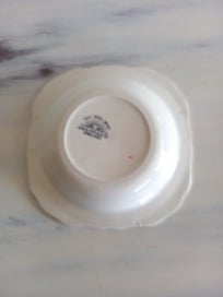 Listing 2 of 3 for Gorgeous Detailed plate by J&G Meakin