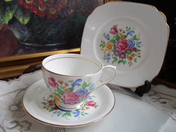 Listing 5 of 14 for Delightful quality trios (BELL/COLCLOUGH) for your special afternoon tea