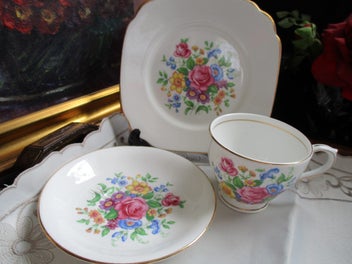 Listing 7 of 14 for Delightful quality trios (BELL/COLCLOUGH) for your special afternoon tea