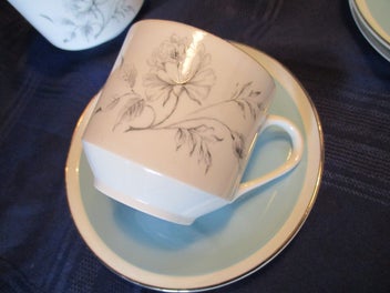 Listing 8 of 12 for Great AYNSLEY “DAWN ROSE" Bone China Set - just for you ?