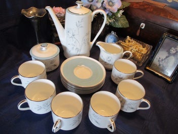Listing 9 of 12 for Great AYNSLEY “DAWN ROSE" Bone China Set - just for you ?
