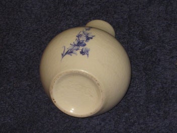 Listing 5 of 7 for Crown Lynn / Titian Vase - Bud vase art piece No .506.