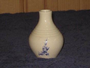 Listing 1 of 7 for Crown Lynn / Titian Vase - Bud vase art piece No .506.