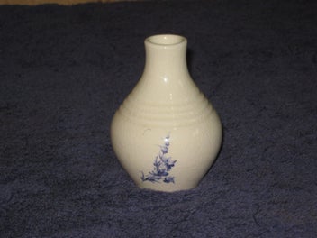 Listing 2 of 7 for Crown Lynn / Titian Vase - Bud vase art piece No .506.