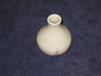 Listing 4 of 7 for Crown Lynn / Titian Vase - Bud vase art piece No .506.