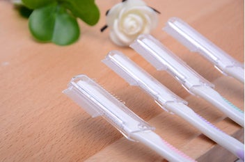 Listing 2 of 5 for New 4pcs/SET 3 in 1 Eyebrow Brush Eyebrow Razor comb