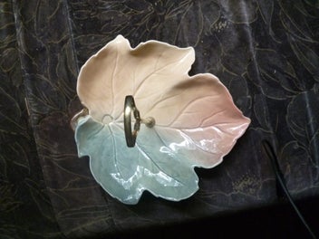 Listing 1 of 5 for Leaf shaped plate with handle.