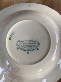 Listing 5 of 5 for Cute wee Antique trinket/pin/lolly dish by Alfred Meakin!