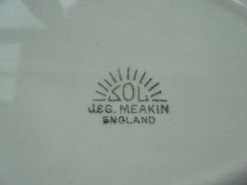 Listing 5 of 5 for Fabulous Mid Century ashet - J&G Meakin 'Sol'