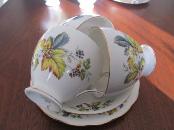Listing 2 of 6 for QUEEN ANN BONE CHINA