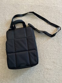 TargusLaptopcarrybag,Blackfor30cmx22cmlaptop