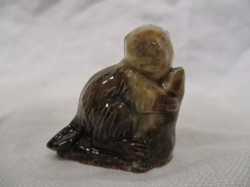 Listing 1 of 5 for *Wade Pottery Whimsie / Wade Whimsies Figurine - Beaver... Lot JG - 0065