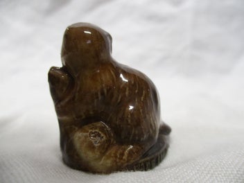 Listing 3 of 5 for *Wade Pottery Whimsie / Wade Whimsies Figurine - Beaver... Lot JG - 0065