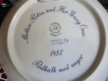 Listing 4 of 5 for Great Royal Copenhagen Mother’s Day Plate “Mother Robin and Young Ones” 1982