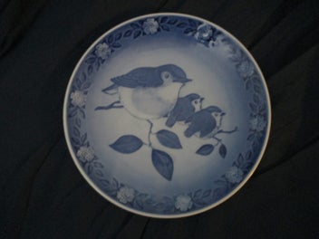Listing 5 of 5 for Great Royal Copenhagen Mother’s Day Plate “Mother Robin and Young Ones” 1982