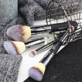 Listing 10 of 12 for COMPLEXION PERFECTION BRUSH DUAL AIRBRUSH FOUNDATION & CONCEALER BRUSH NO CHK12N