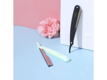 Listing 3 of 16 for Disposable Razors