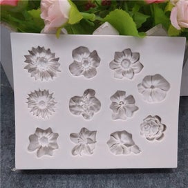 Listing 4 of 9 for Cake Moulds Cake Mold
