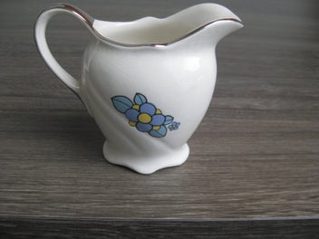 Listing 2 of 5 for Royal Winton wee retro jug