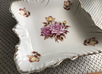 Listing 4 of 13 for Beautiful large Square Dish - pink and yellow roses